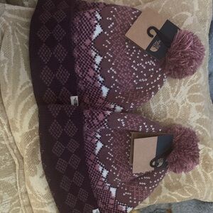 New women’s North Face Fair isle Marron pink and Purple Knit Pom-Pom Beanies.